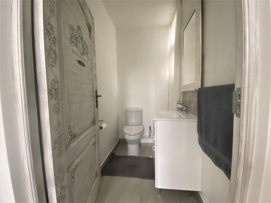 3 Bedroom Property for Sale in Wavecrest Eastern Cape